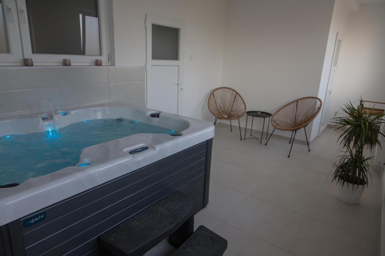 Holiday Home Thesaurum Karanac Экстерьер фото