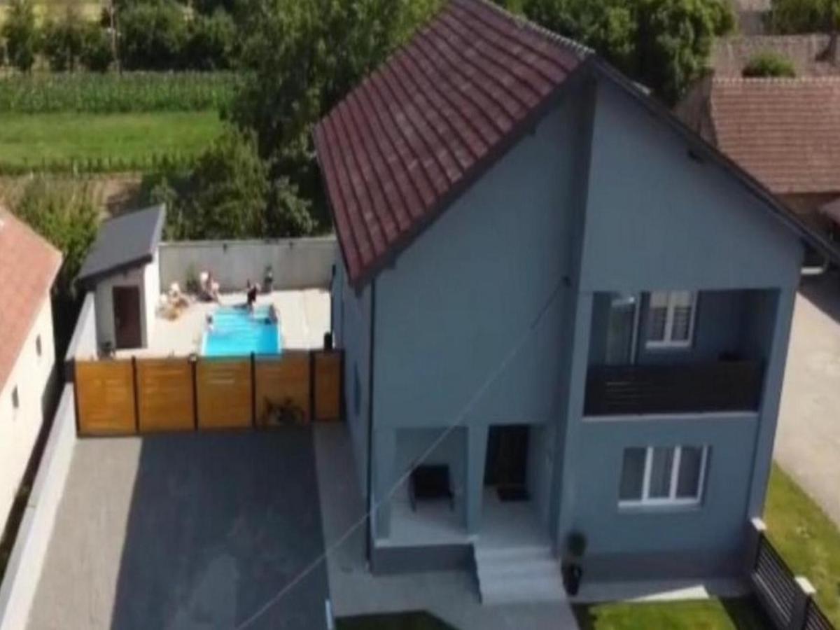 Holiday Home Thesaurum Karanac Экстерьер фото